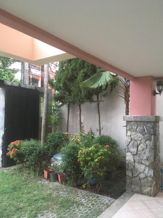 Triple Palms House Hotel Чиангмай Екстериор снимка