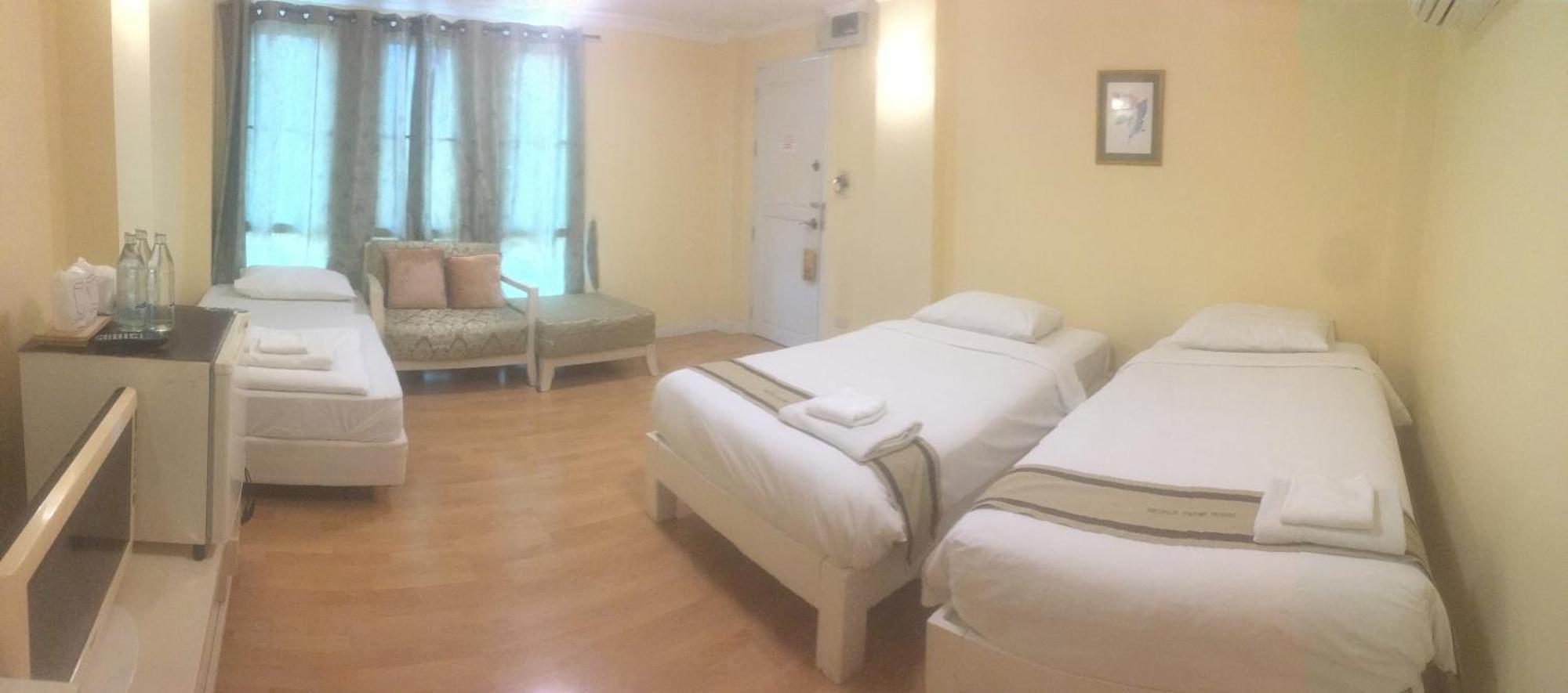 Triple Palms House Hotel Чиангмай Екстериор снимка